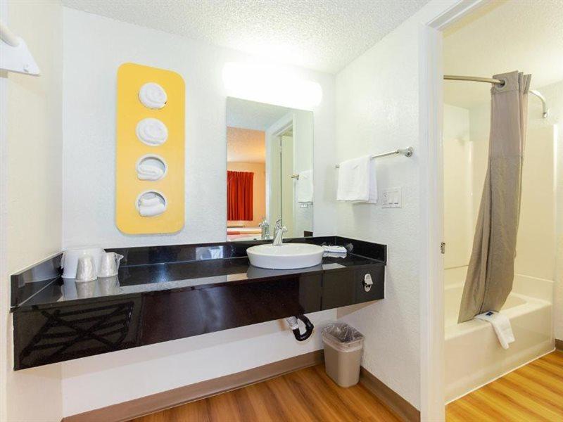 Motel 6 Hayward, Ca- Silicon Valley Gateway Eksteriør billede