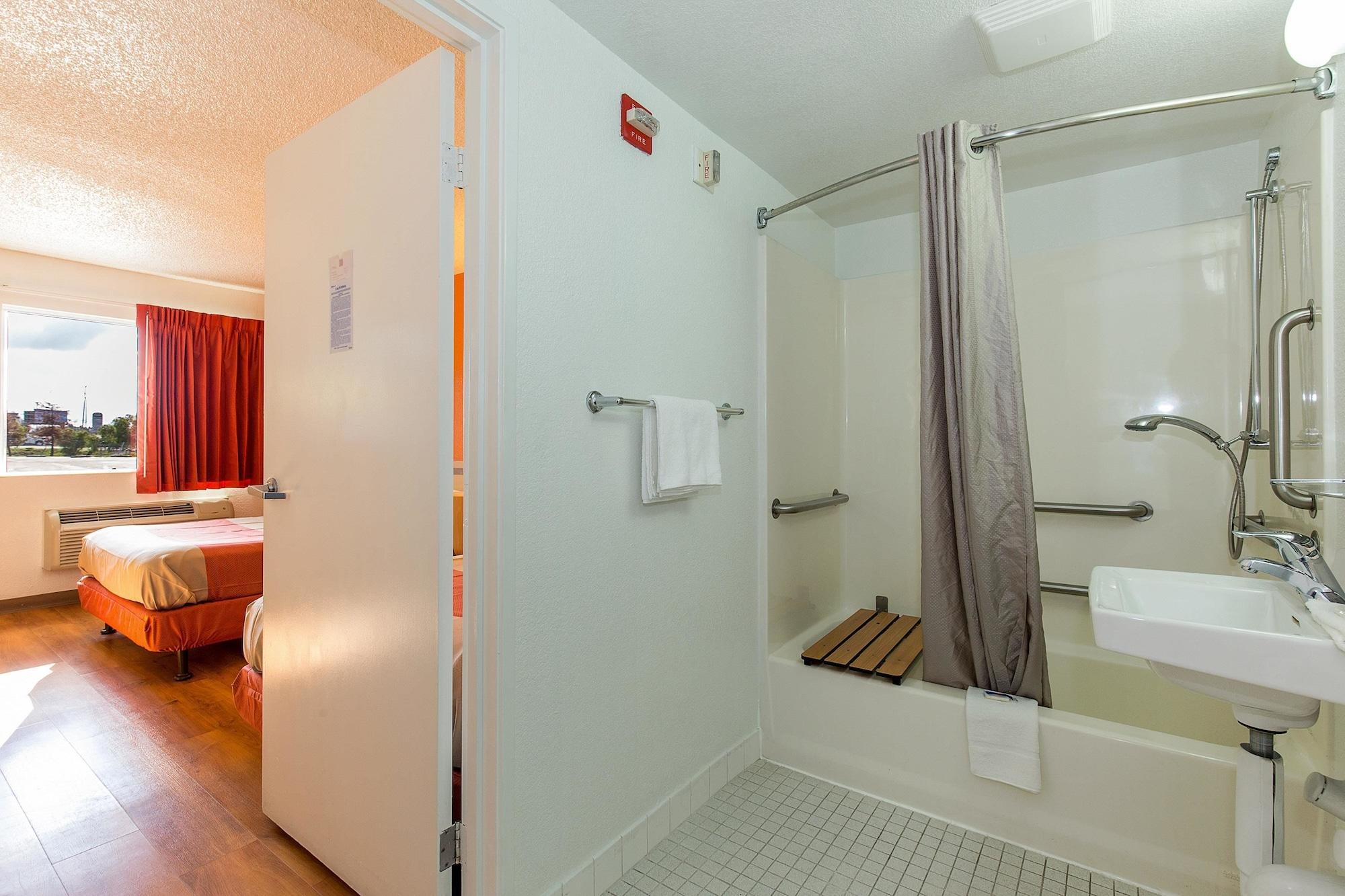 Motel 6 Hayward, Ca- Silicon Valley Gateway Eksteriør billede