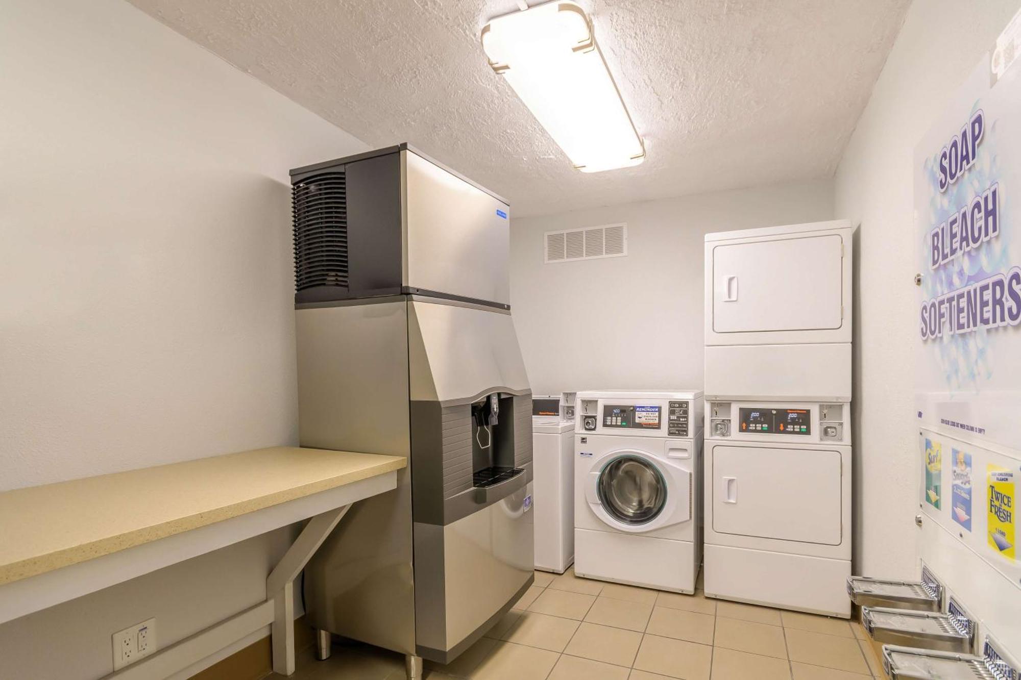 Motel 6 Hayward, Ca- Silicon Valley Gateway Eksteriør billede