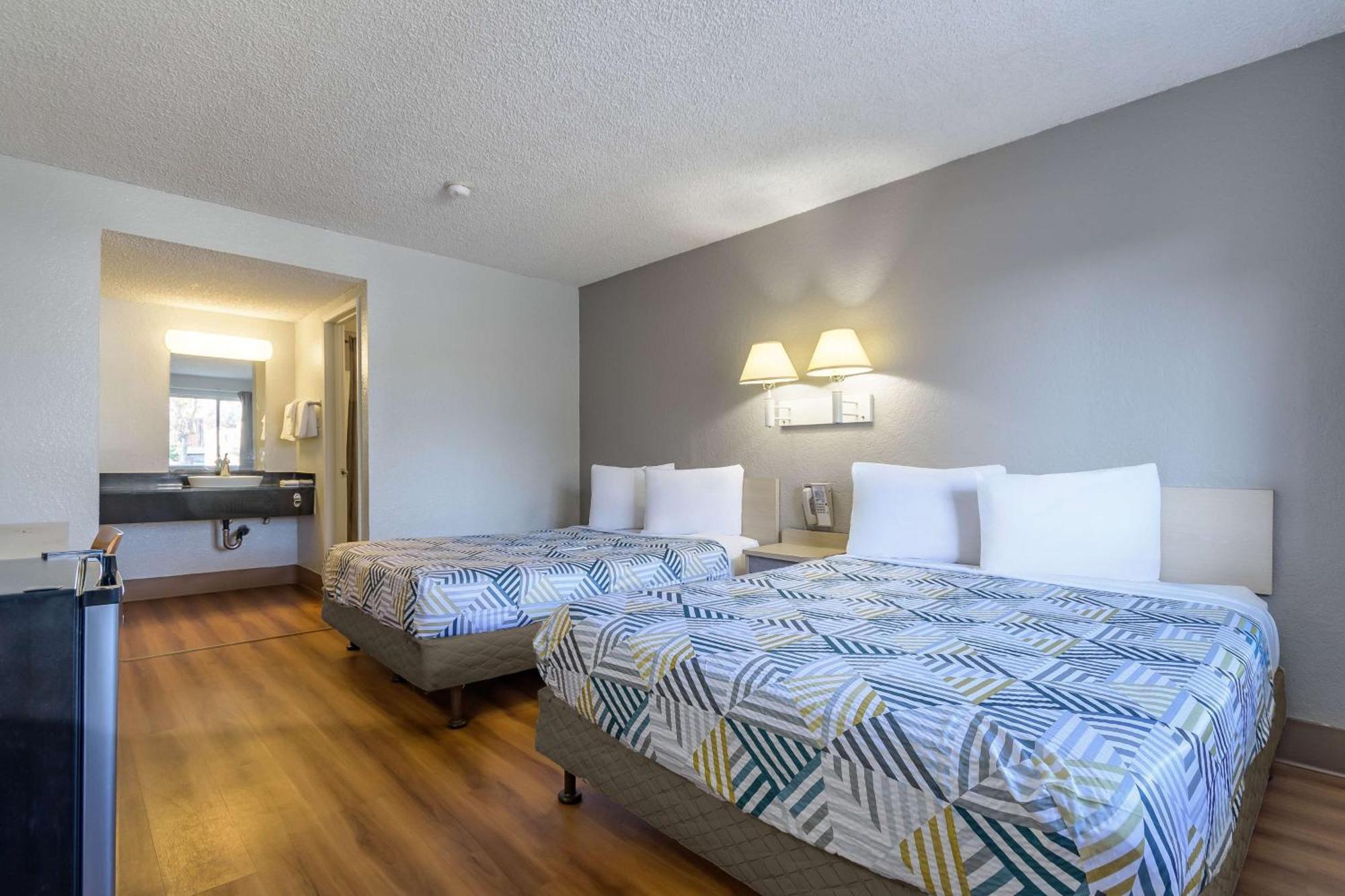 Motel 6 Hayward, Ca- Silicon Valley Gateway Eksteriør billede