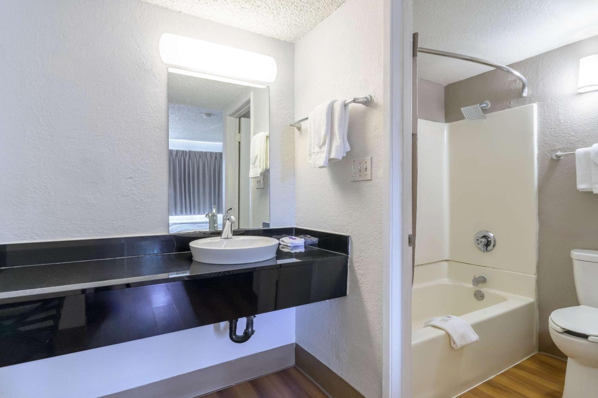 Motel 6 Hayward, Ca- Silicon Valley Gateway Eksteriør billede