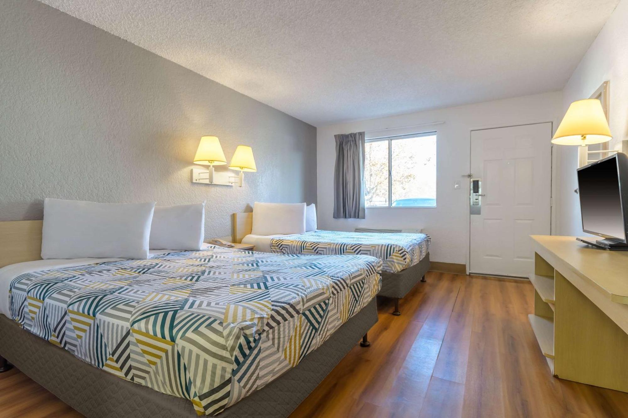 Motel 6 Hayward, Ca- Silicon Valley Gateway Eksteriør billede