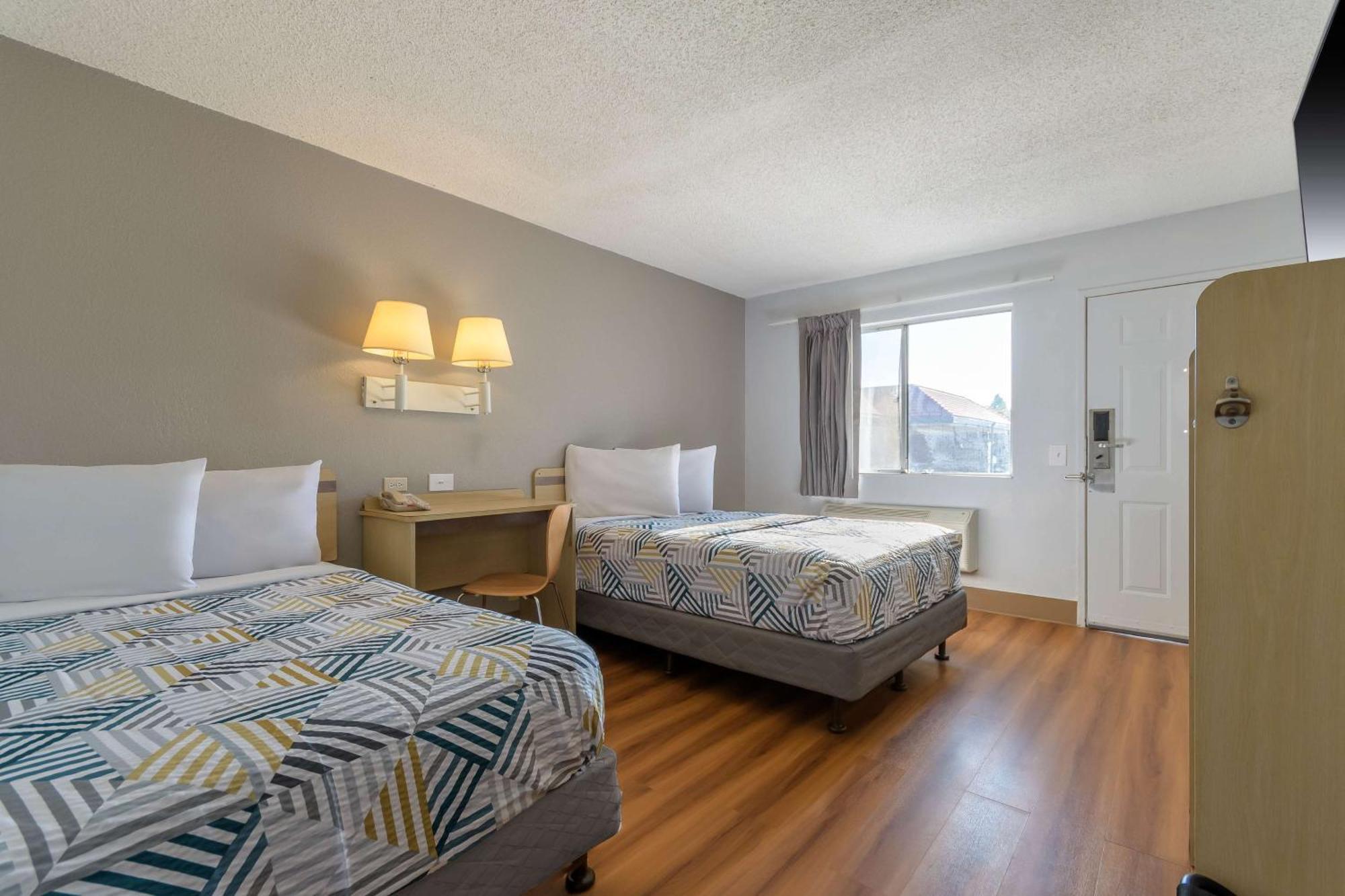 Motel 6 Hayward, Ca- Silicon Valley Gateway Eksteriør billede