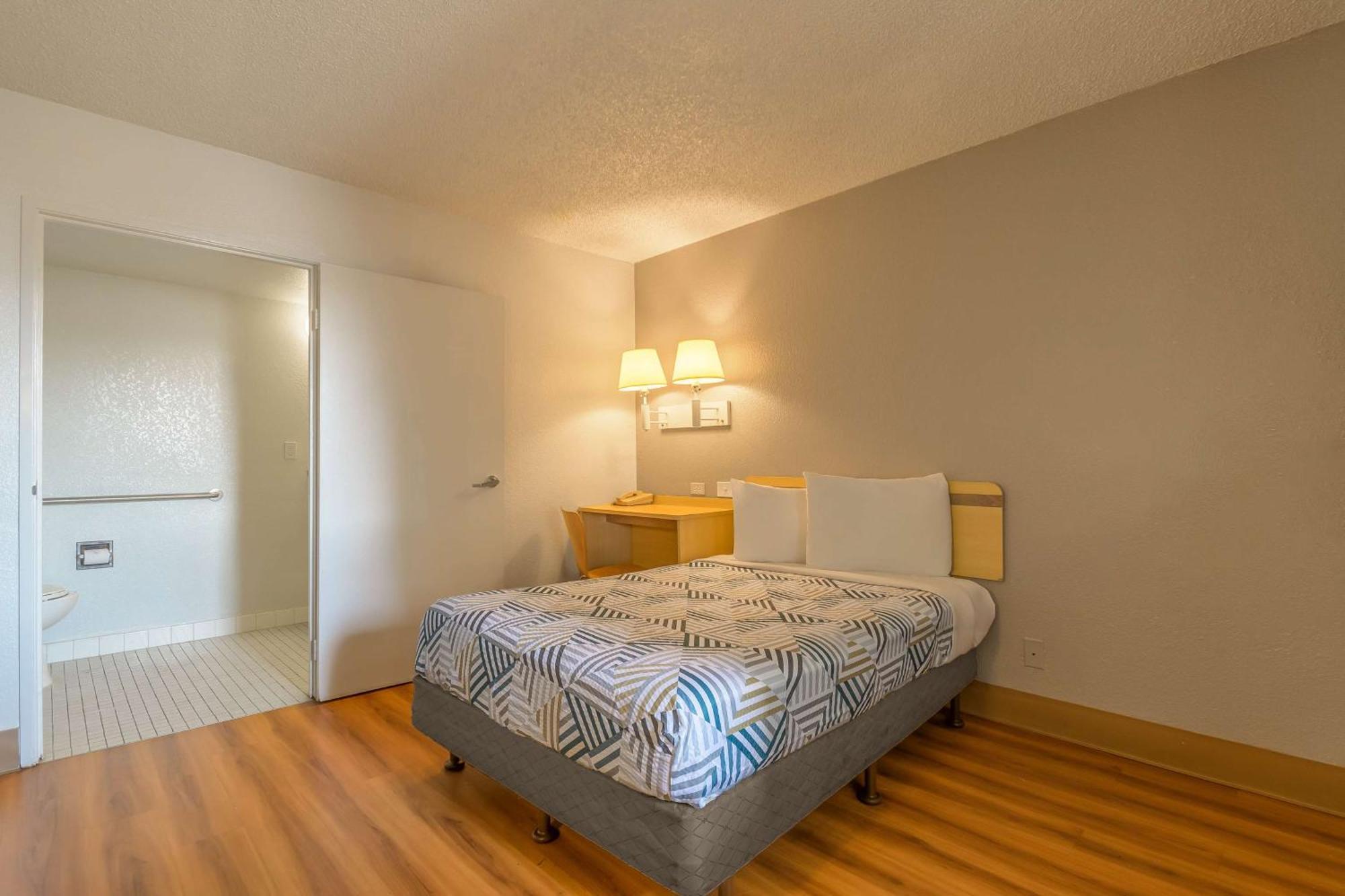 Motel 6 Hayward, Ca- Silicon Valley Gateway Eksteriør billede