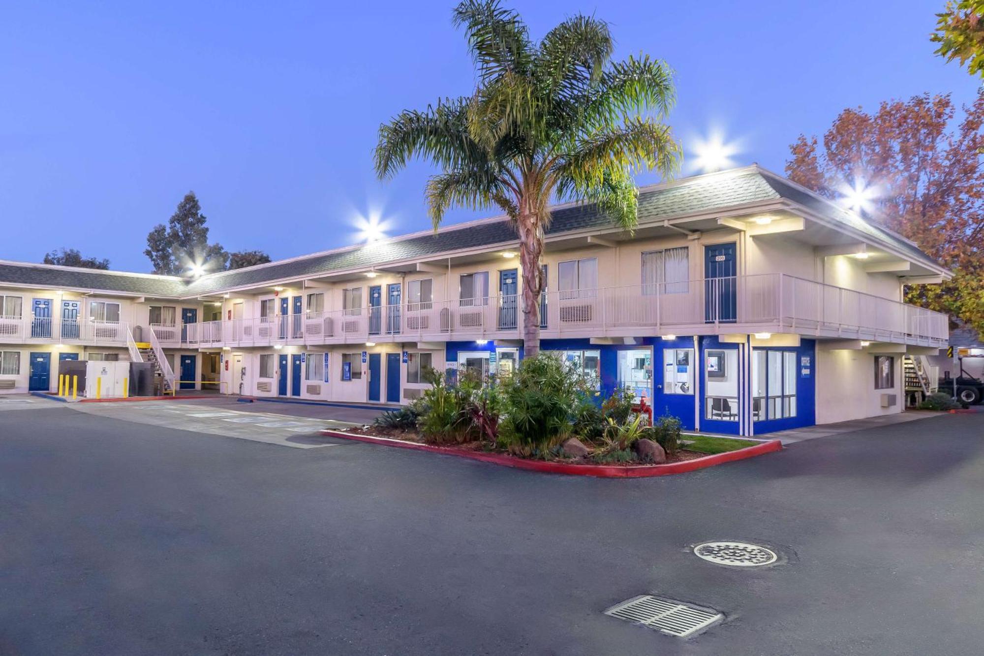 Motel 6 Hayward, Ca- Silicon Valley Gateway Eksteriør billede
