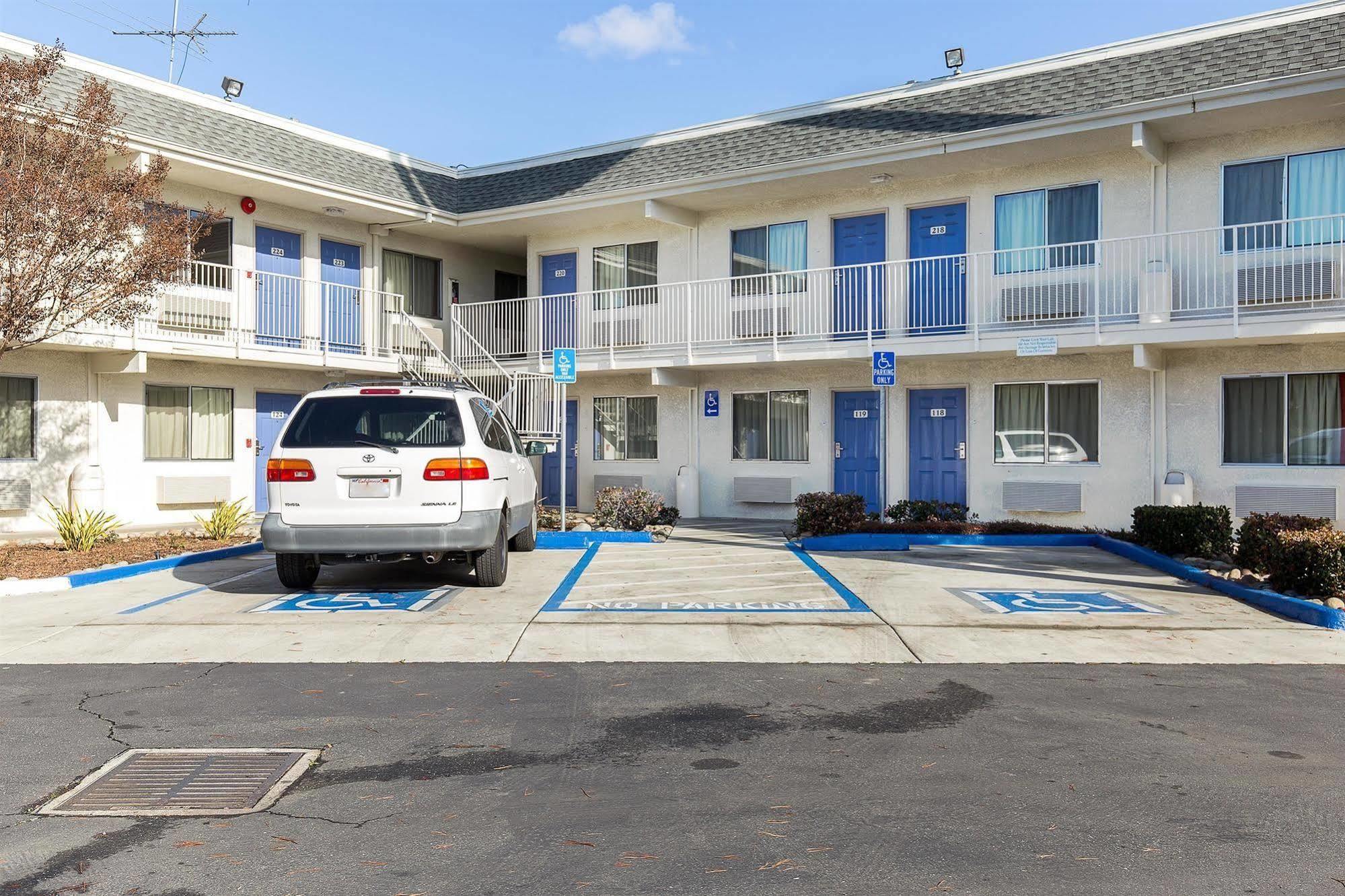 Motel 6 Hayward, Ca- East Bay Eksteriør billede