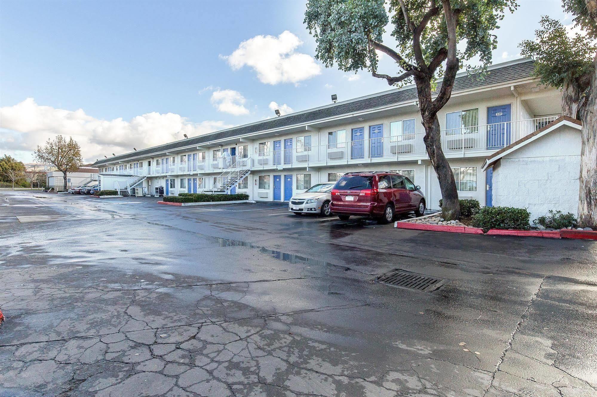 Motel 6 Hayward, Ca- East Bay Eksteriør billede