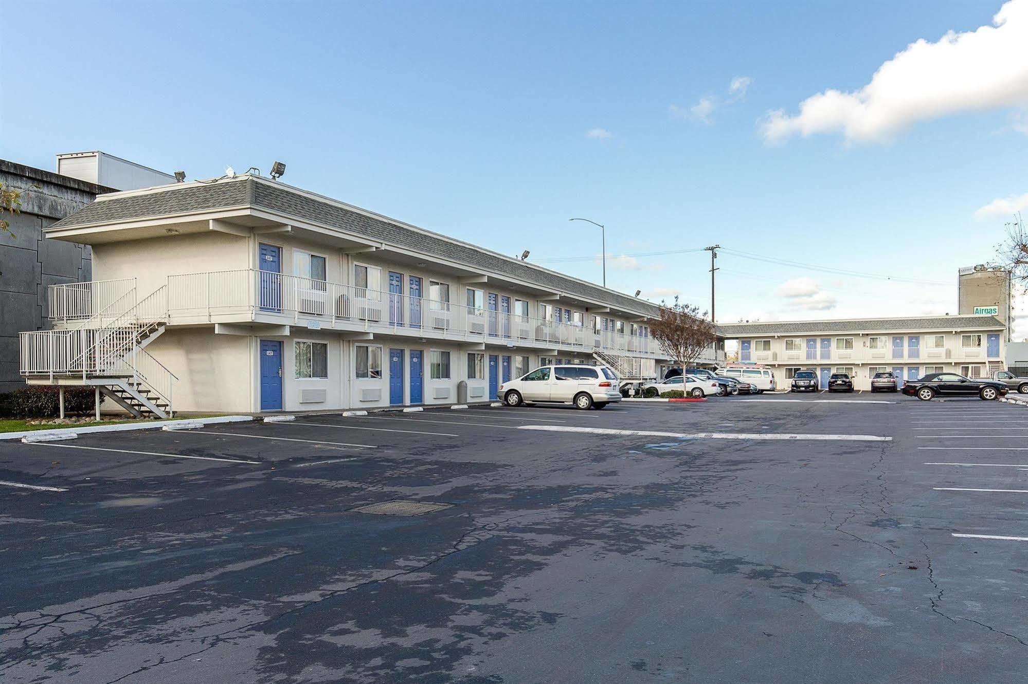 Motel 6 Hayward, Ca- Silicon Valley Gateway Eksteriør billede