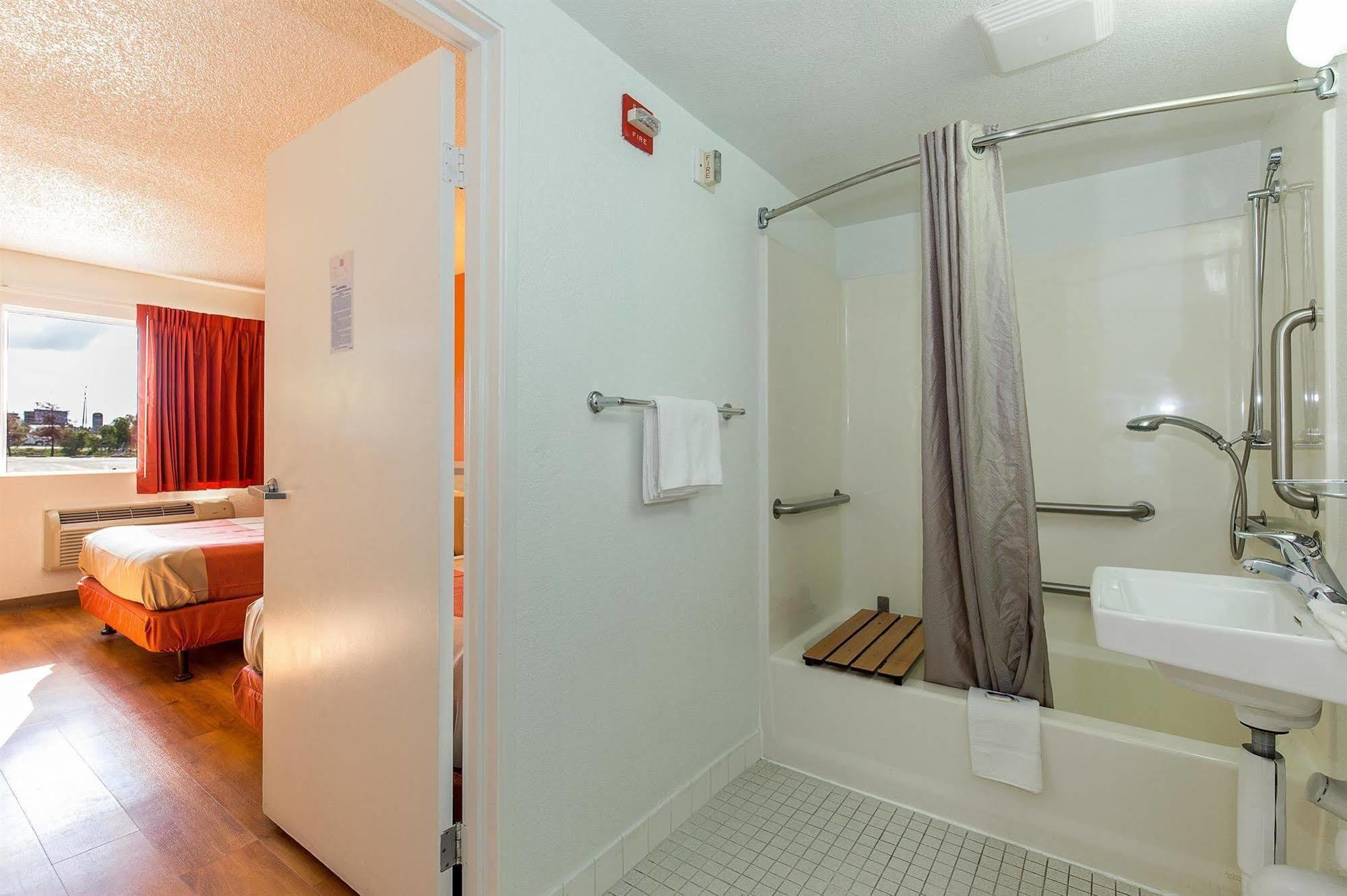 Motel 6 Hayward, Ca- Silicon Valley Gateway Eksteriør billede